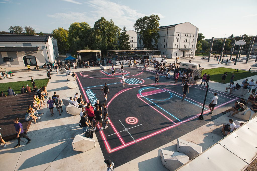 košice court the streets opening